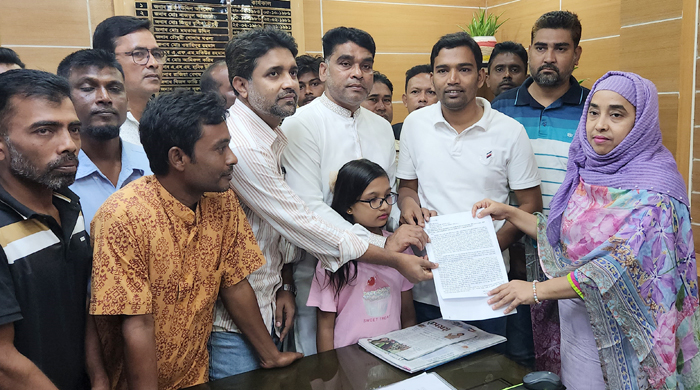 বালিয়াকান্দি থানার সাবেক ওসির এএসপি পদে পদোন্নতি বাতিল ও গ্রেপ্তারের দাবিতে স্মারকলিপি 